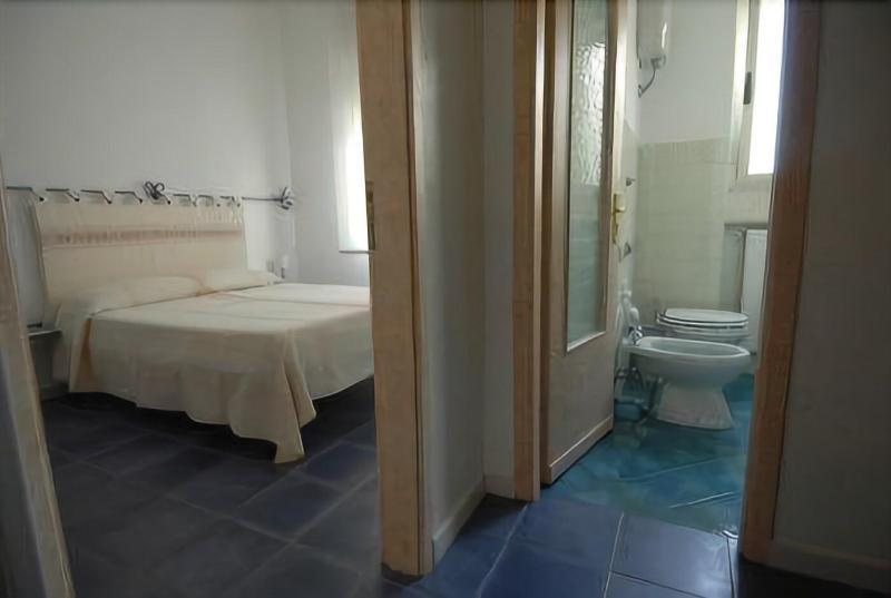 Nughe 'E' Oro Guesthouse Nuoro  Ngoại thất bức ảnh