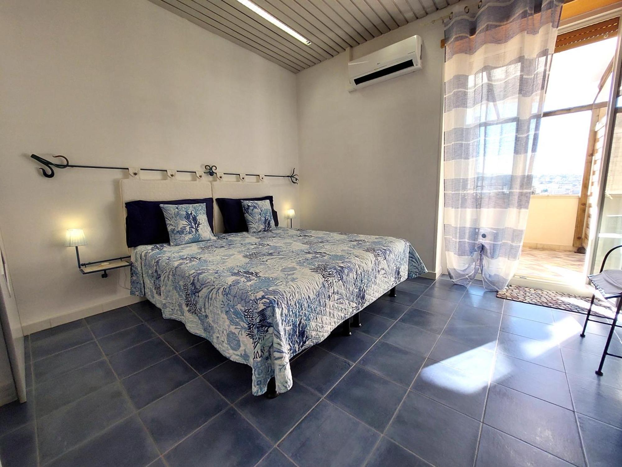 Nughe 'E' Oro Guesthouse Nuoro  Ngoại thất bức ảnh