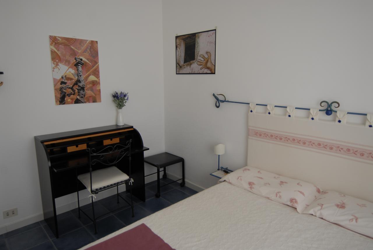 Nughe 'E' Oro Guesthouse Nuoro  Ngoại thất bức ảnh